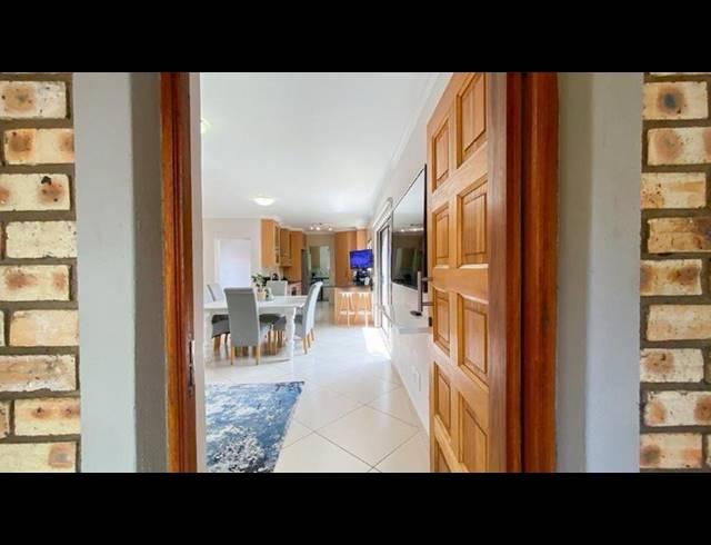 3 BEDROOM HOUSE FOR SALE IN RACEVIEW